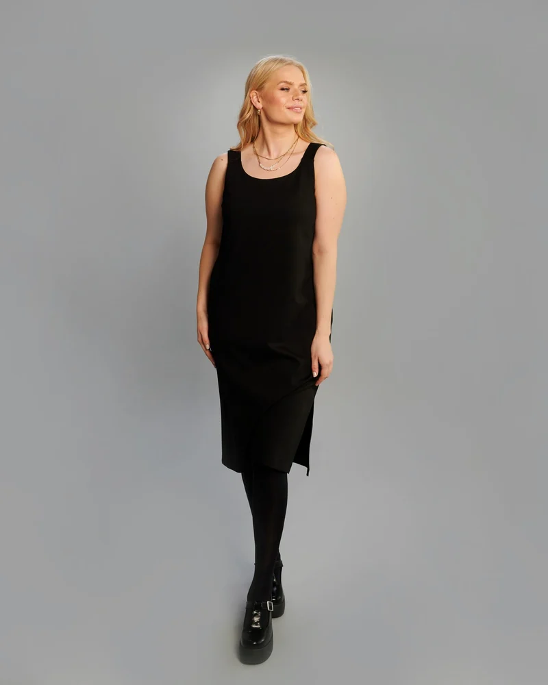 Kleita New Classic — melna