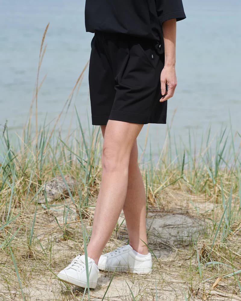 Šorti At Ease — melna