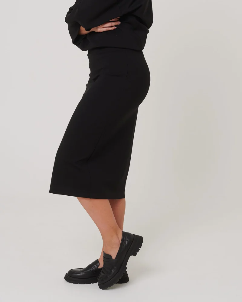 Svārki Simple & Chic — melna